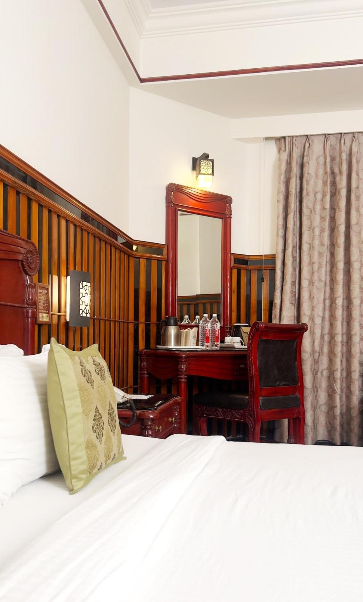 Mera Mann Hotel